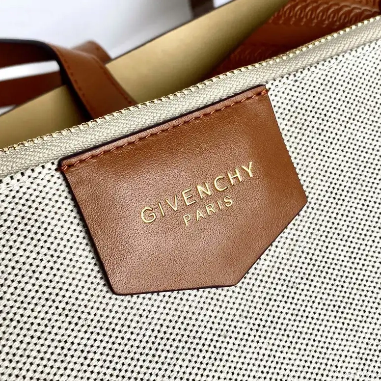 Brother sam Bag 20GV11157 Givenchy 0803